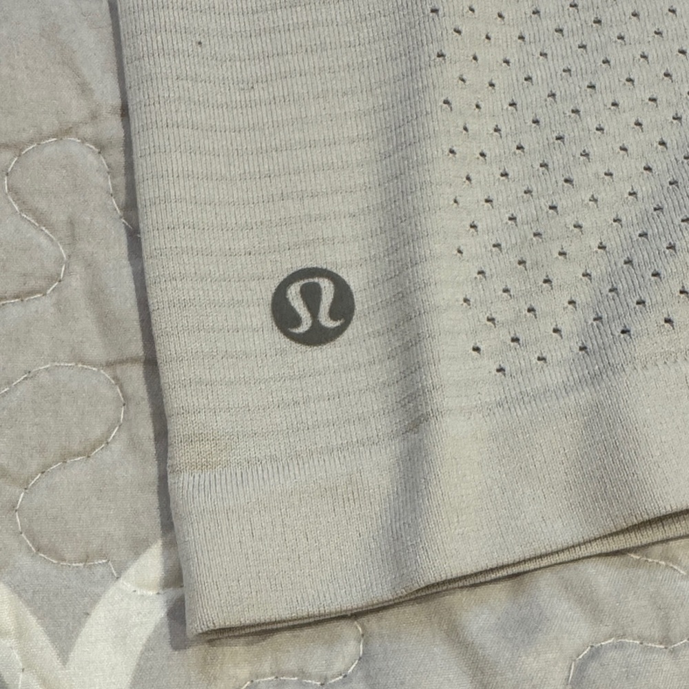 lululemon athletica Breeze Muscle Tank - Picture 2 of 5